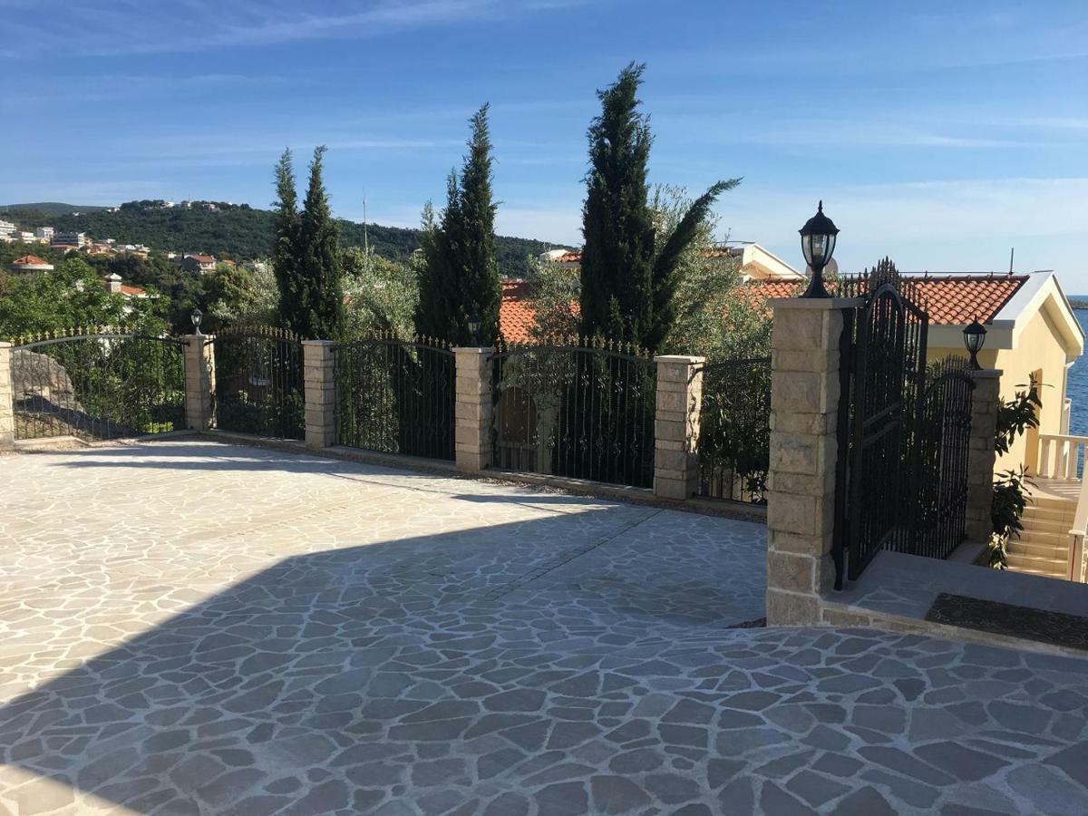 Luxury Villa Alena Utjeha Exterior foto